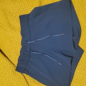 Lululemon shorts size 6
